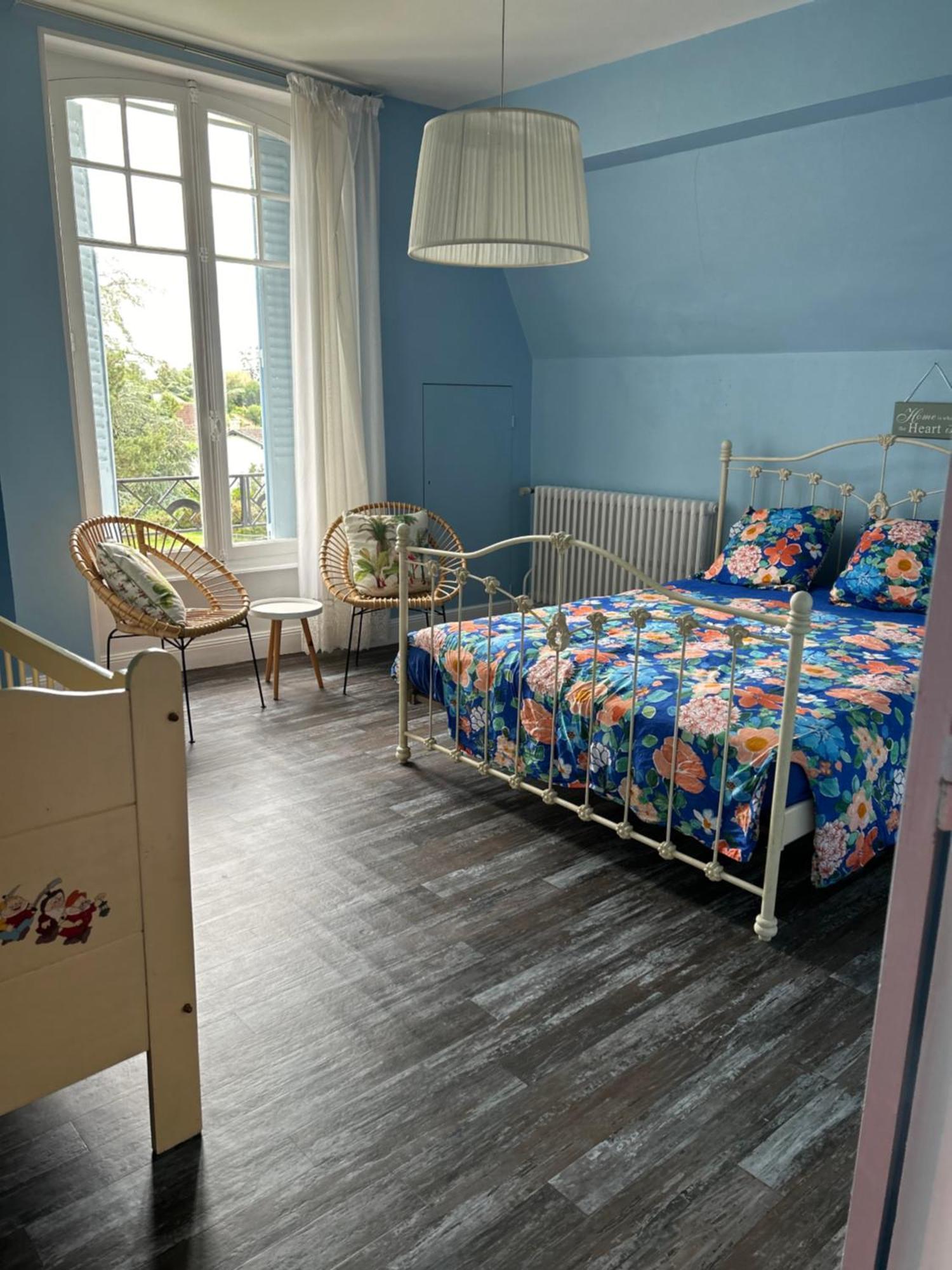 Holiday Home Villa Castel Marie Louise Néris-les-Bains Zewnętrze zdjęcie