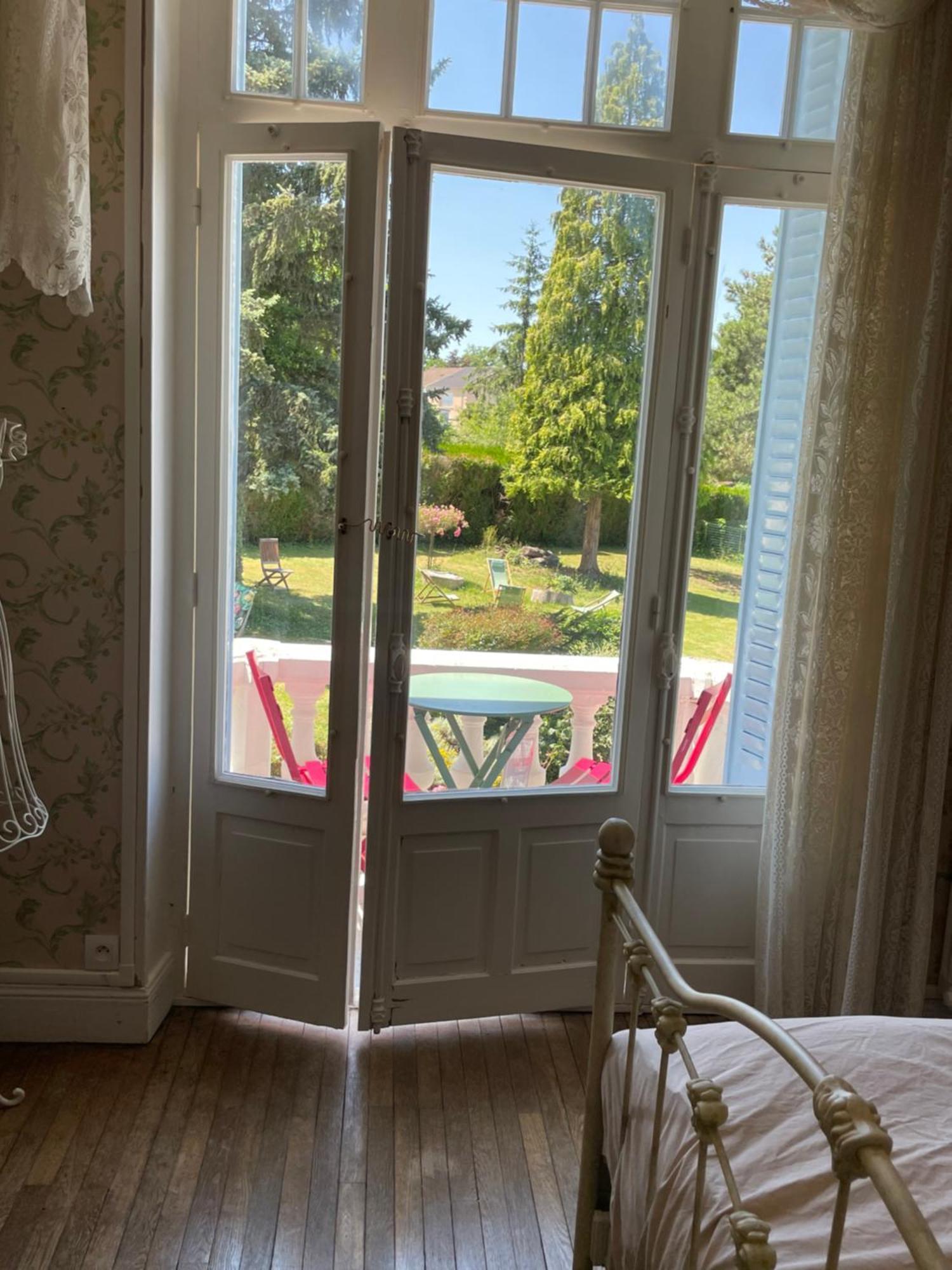 Holiday Home Villa Castel Marie Louise Néris-les-Bains Zewnętrze zdjęcie