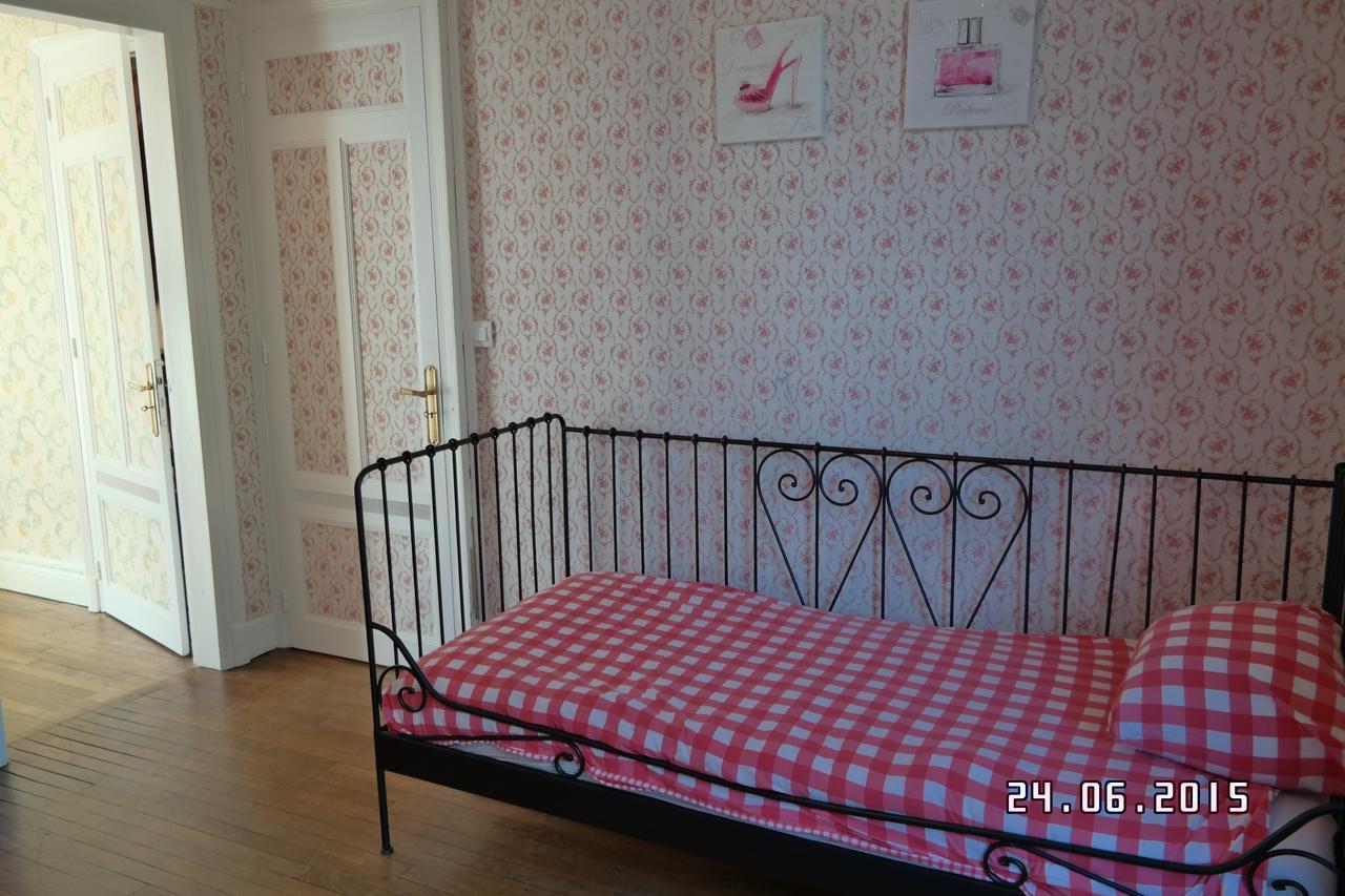 Holiday Home Villa Castel Marie Louise Néris-les-Bains Zewnętrze zdjęcie