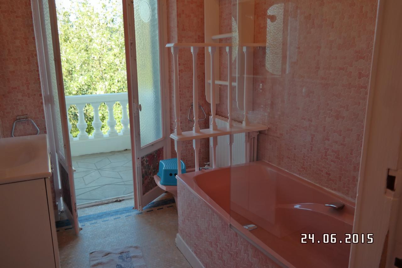 Holiday Home Villa Castel Marie Louise Néris-les-Bains Zewnętrze zdjęcie
